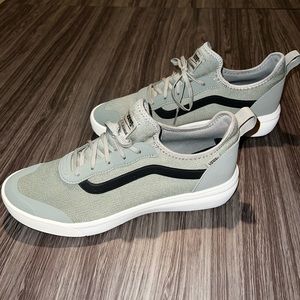 Van’s UltraRange Men’s sea foam green casual shoe size 12